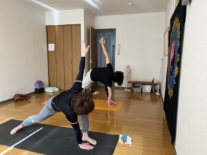 今週のアシュタンガヨガ✤動く瞑想法